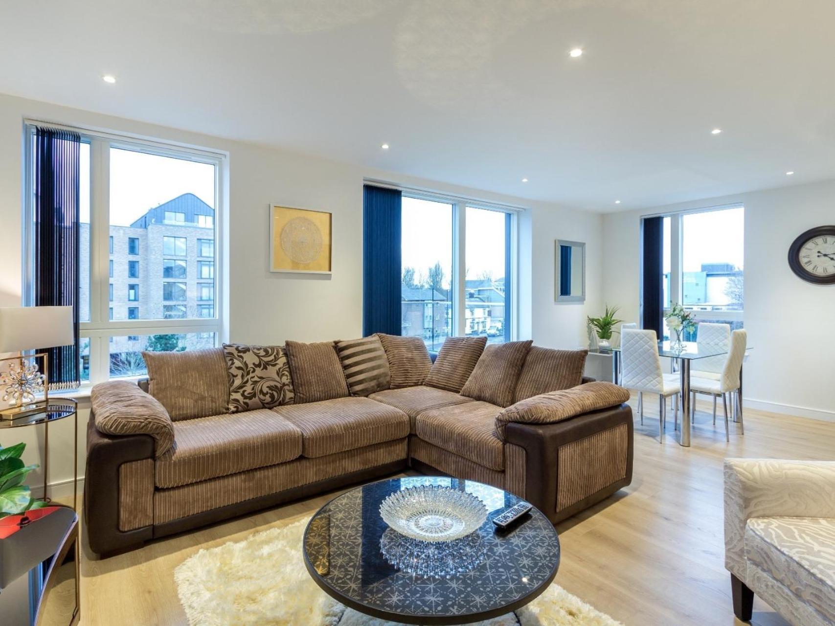 הונסלו 2 Bed Property Close To Heathrow Airport מראה חיצוני תמונה